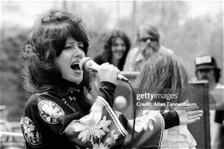 Did Grace Slick sing on We Built This City?