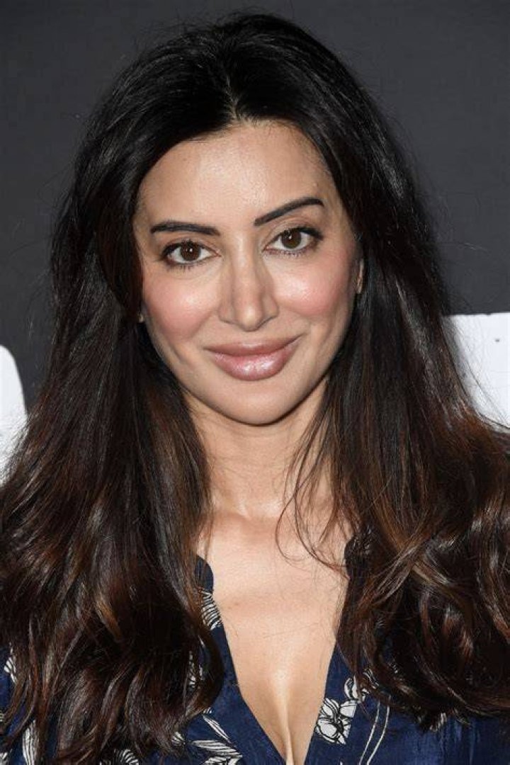 Noureen DeWulf Workout Routine