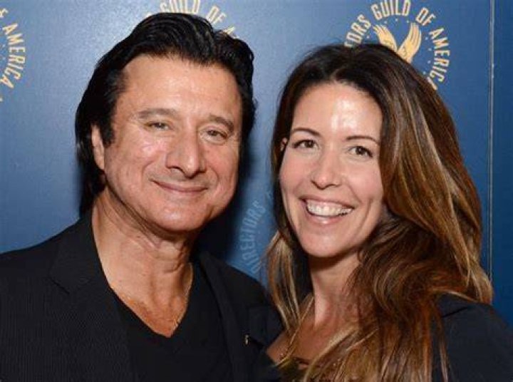 Who is Steve Perrys daughter?